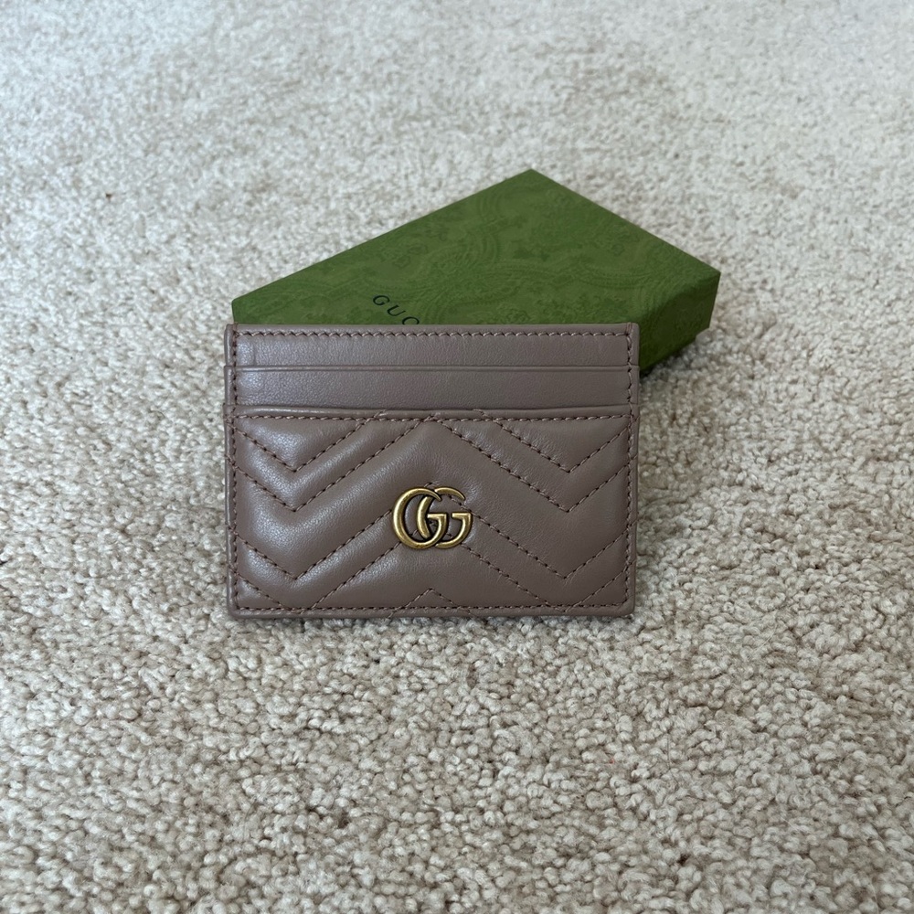 GUCCI GG Marmont Card Case